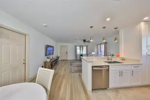 1727 New Hampshire Ave NE, Saint Petersburg, FL 33703 - Photo 11