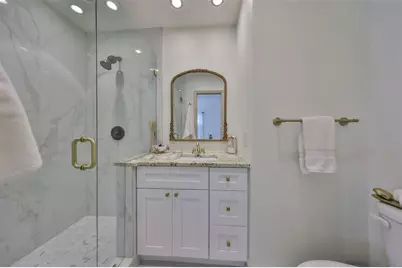 1727 New Hampshire Avenue NE, Saint Petersburg, FL 33703 - Photo 17
