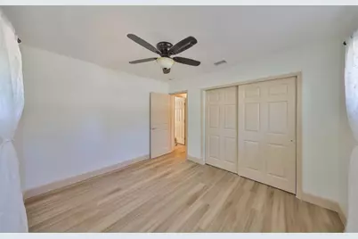 1727 New Hampshire Avenue NE, Saint Petersburg, FL 33703 - Photo 21
