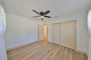 1727 New Hampshire Ave NE, Saint Petersburg, FL 33703 - Photo 21
