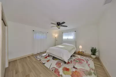 1727 New Hampshire Avenue NE, Saint Petersburg, FL 33703 - Photo 15
