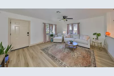 1727 New Hampshire Avenue NE, Saint Petersburg, FL 33703 - Photo 13