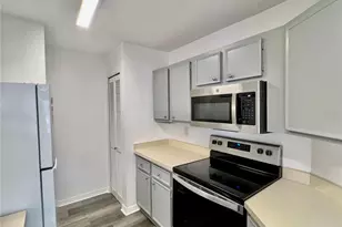 4025 Angel Oak Ct, Tampa, FL 33613 - Photo 13