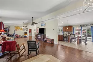 1307 Brantwood Dr, Valrico, FL 33594 - Photo 9