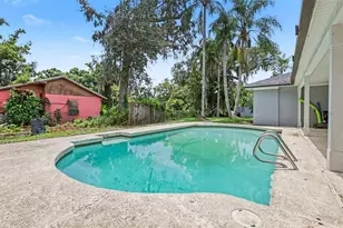 1307 Brantwood Dr, Valrico, FL 33594 - Photo 3