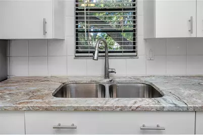 1303 S Moody Avenue, Tampa, FL 33629 - Photo 13