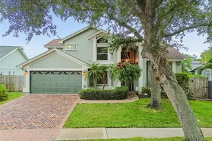 1128 Mainsail Dr, Tarpon Springs, FL 34689 - Photo 1