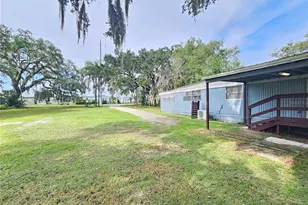 37826 Daughtery Rd, Zephyrhills, FL 33541 - Photo 3