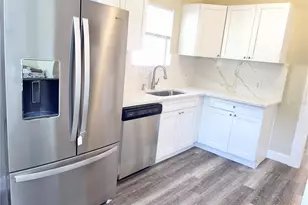 1121 10th Ave S, Saint Petersburg, FL 33705 - Photo 11