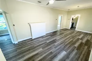 1121 10th Ave S, Saint Petersburg, FL 33705 - Photo 3