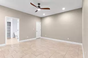 6804 N Himes Ave, Tampa, FL 33614 - Photo 9