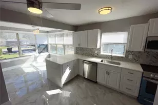 2525 37th St S, Saint Petersburg, FL 33711 - Photo 11