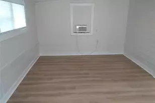 2609 4th St S, Saint Petersburg, FL 33705 - Photo 3