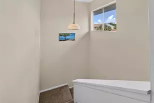 1131 Longfellow Rd, Sarasota, FL 34243 - Photo 21