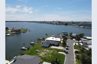 11125 4th St E, Treasure Island, FL 33706 - Photo 17