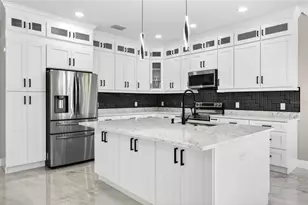 284 Roosevelt Ave, Masaryktown, FL 34604 - Photo 19