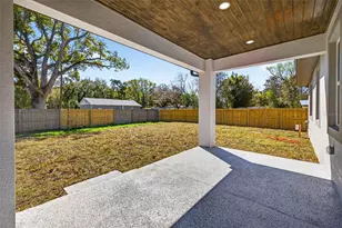 284 Roosevelt Ave, Masaryktown, FL 34604 - Photo 55
