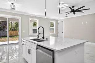 284 Roosevelt Ave, Masaryktown, FL 34604 - Photo 23