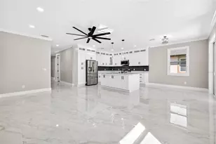 284 Roosevelt Ave, Masaryktown, FL 34604 - Photo 15