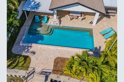 1028 79th Street S, Saint Petersburg, FL 33707 - Photo 3