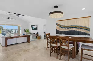 1028 79th St S, Saint Petersburg, FL 33707 - Photo 11