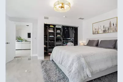 1028 79th Street S, Saint Petersburg, FL 33707 - Photo 27