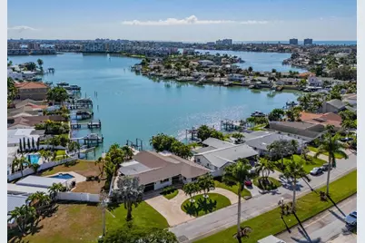 1028 79th Street S, Saint Petersburg, FL 33707 - Photo 57