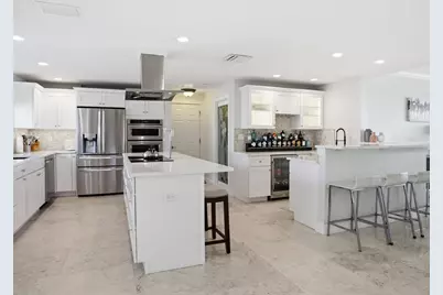 1028 79th Street S, Saint Petersburg, FL 33707 - Photo 13