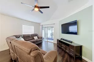 7710 Carriage Pointe Dr, Gibsonton, FL 33534 - Photo 15