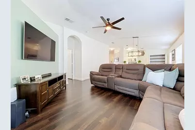 7710 Carriage Pointe Drive, Gibsonton, FL 33534 - Photo 13