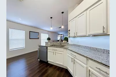 7710 Carriage Pointe Drive, Gibsonton, FL 33534 - Photo 11