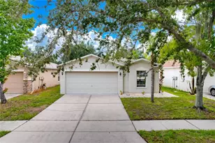 7710 Carriage Pointe Dr, Gibsonton, FL 33534 - Photo 1