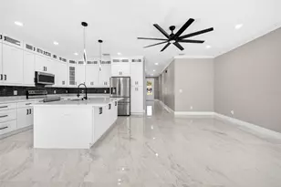 288 Roosevelt Ave, Masaryktown, FL 34604 - Photo 15