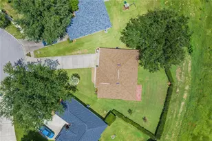 6412 Laurelwood Dr, Zephyrhills, FL 33542 - Photo 11