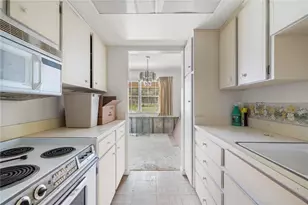650 Pinellas Point Dr S, Saint Petersburg, FL 33705 - Photo 11