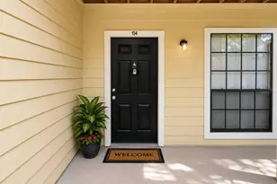 8643 Mallard Reserve Dr, Tampa, FL 33614 - Photo 5