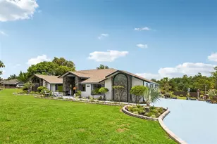 5318 Sandra Dr, Weeki Wachee, FL 34607 - Photo 3