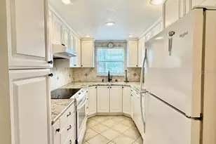 3575 Gulf Blvd, Saint Petersburg, FL 33706 - Photo 13
