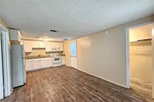 1504 E 99th Ave, Tampa, FL 33612 - Photo 3