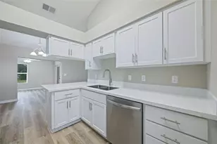 643 Lakemont Dr, Brandon, FL 33510 - Photo 15