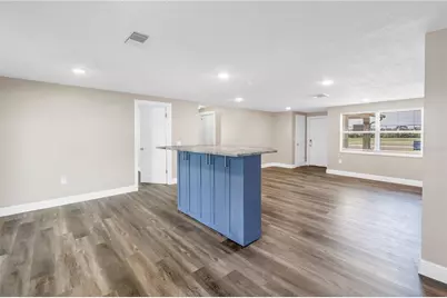 518 62nd Avenue NE, Saint Petersburg, FL 33702 - Photo 9