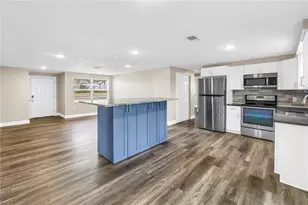 518 62nd Ave NE, Saint Petersburg, FL 33702 - Photo 9