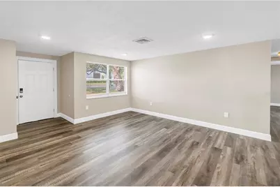 518 62nd Avenue NE, Saint Petersburg, FL 33702 - Photo 3
