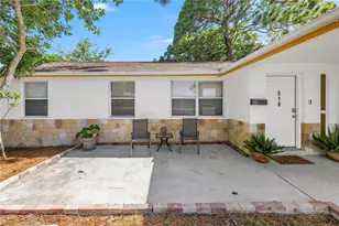 518 62nd Ave NE, Saint Petersburg, FL 33702 - Photo 3