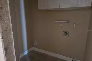 4000 Belle Vista Dr, Saint Petersburg, FL 33706 - Photo 37