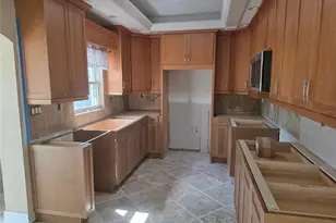 4000 Belle Vista Dr, Saint Petersburg, FL 33706 - Photo 23