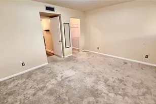 6310 Newtown Cir, Tampa, FL 33615 - Photo 15