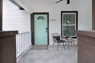 209 W Hiawatha St, Tampa, FL 33604 - Photo 3