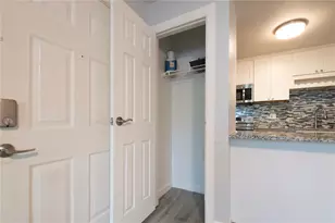1400 Gandy Blvd N, Saint Petersburg, FL 33702 - Photo 13