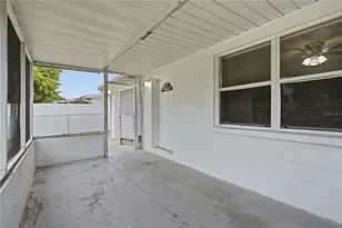 2122 Holiday Dr, Holiday, FL 34691 - Photo 27